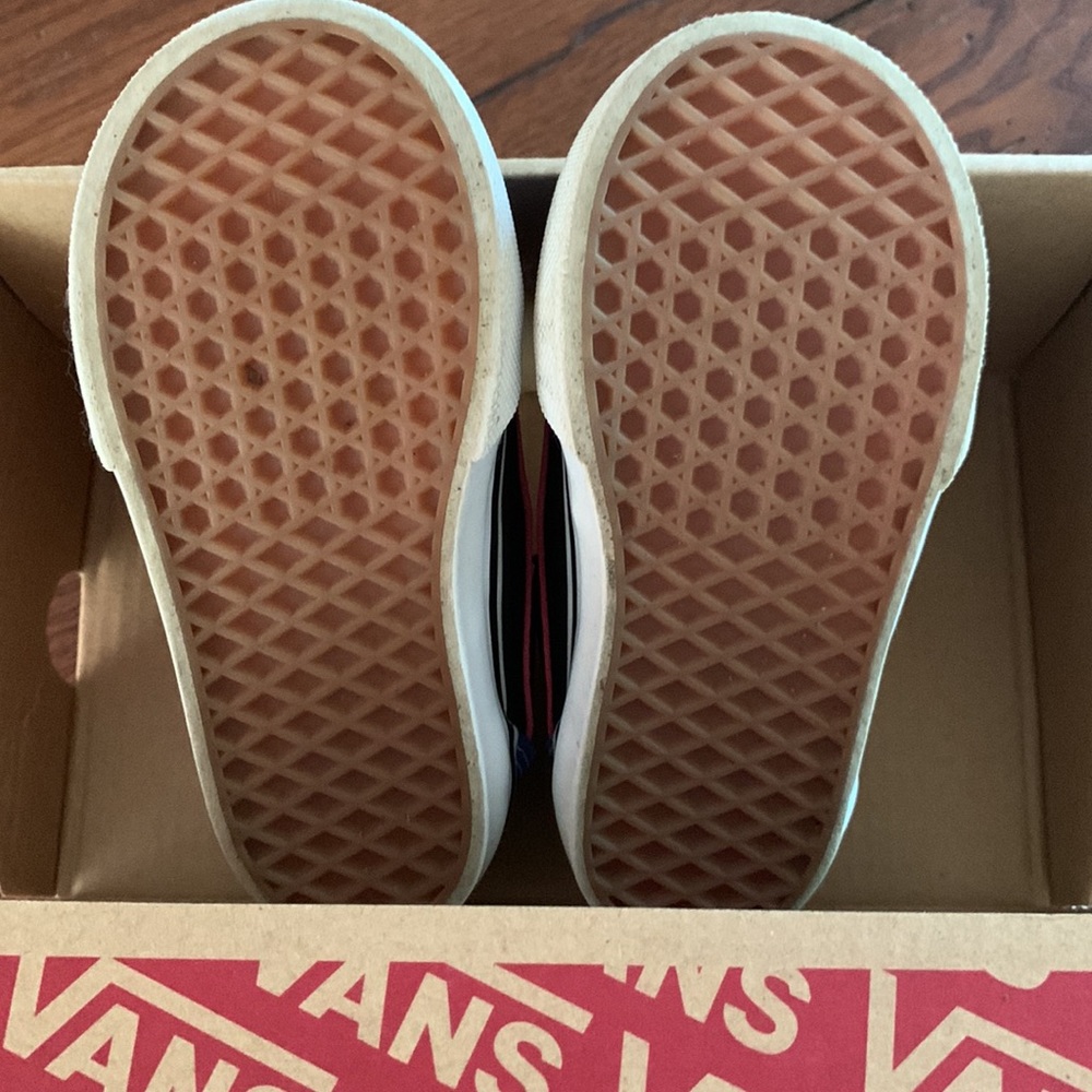 Vans Toddler Boys - like new! Size 6 - Picture 13 of 16